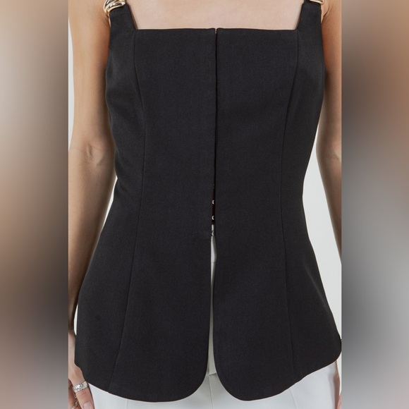 Black Structured Vest Top Gold Hardware Tailored Sleeveless Quiet Luxury Chic - Picture 4 of 5